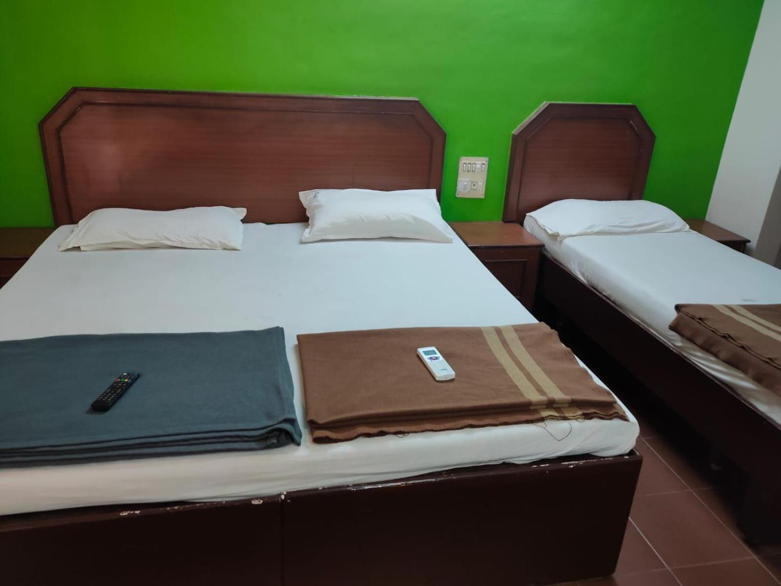 Anjana Hotels Theni Allinagaram Exterior foto